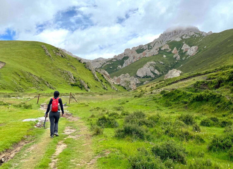 Trekking in Amdo