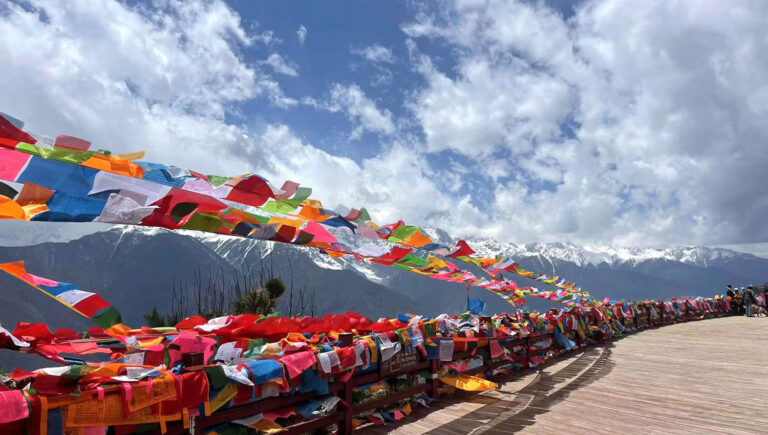 Chengdu to Shangrila Overland Tour